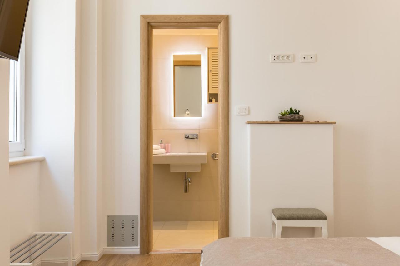 Maniva Old Town Luxury Rooms - Prime Spot By Riva Promenade Σπλιτ Εξωτερικό φωτογραφία